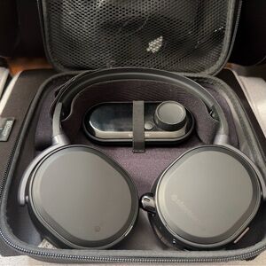 SteelSeries pro Black Wired Headphones + Game DAC